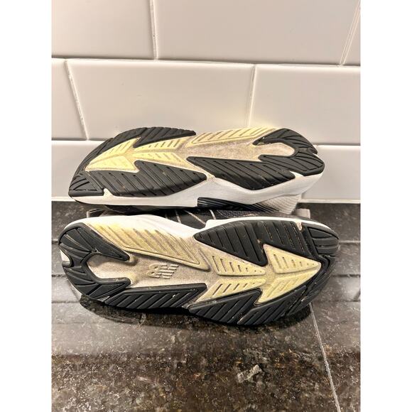 New Balance Kids Rave Run V2 Sneakers Shoes PKRAVBW2 Performance Black White 1 - Picture 9 of 11